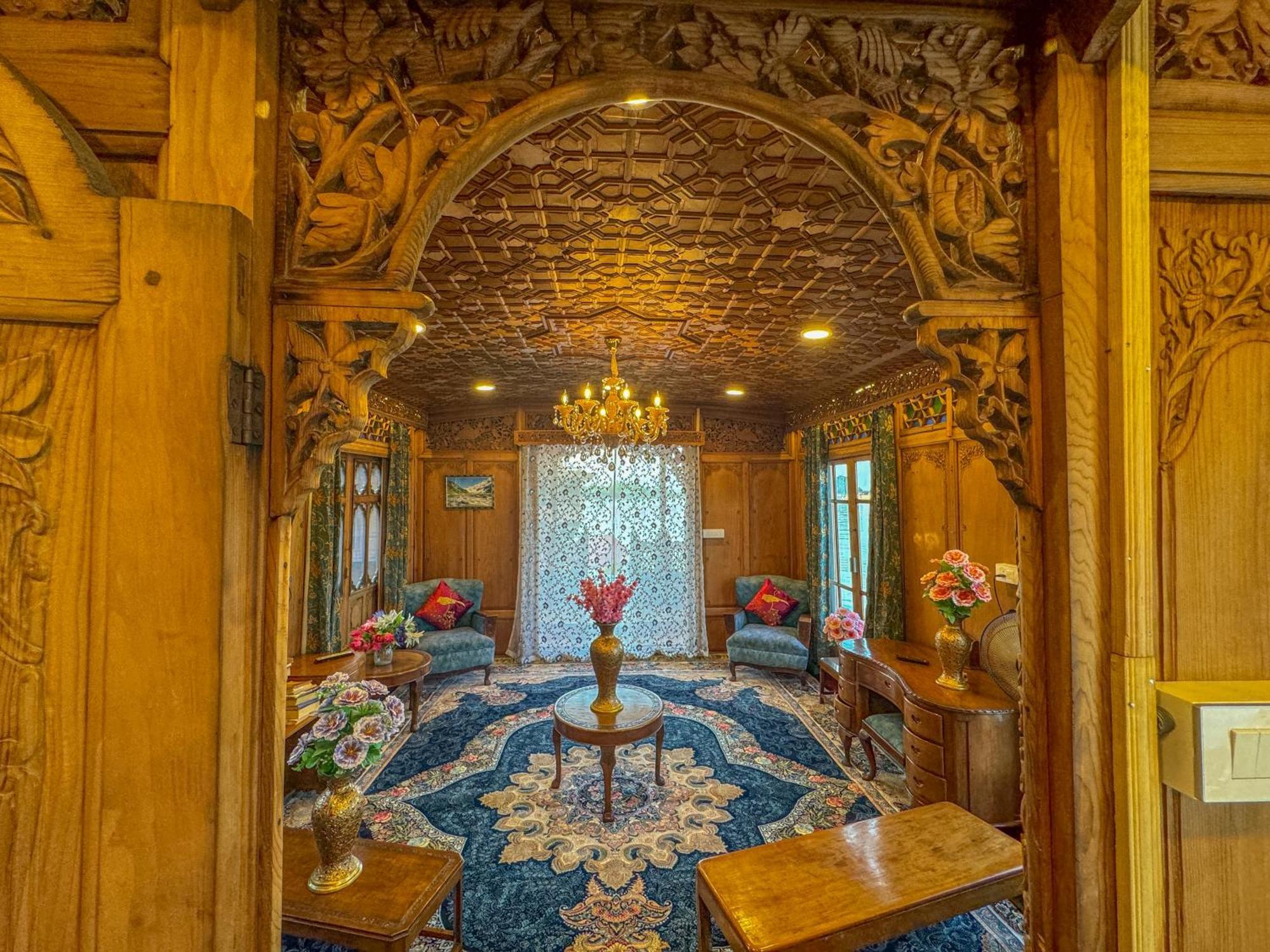 Peacock Houseboats Hotel Srinagar  Exterior photo