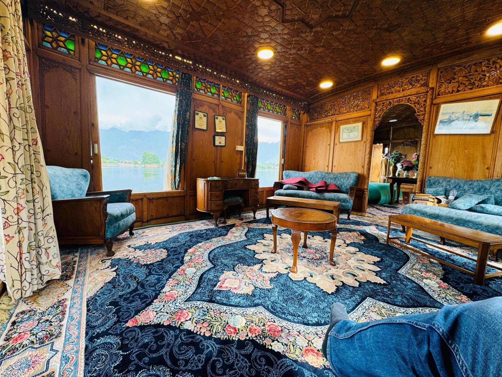 Peacock Houseboats Hotel Srinagar  Exterior photo