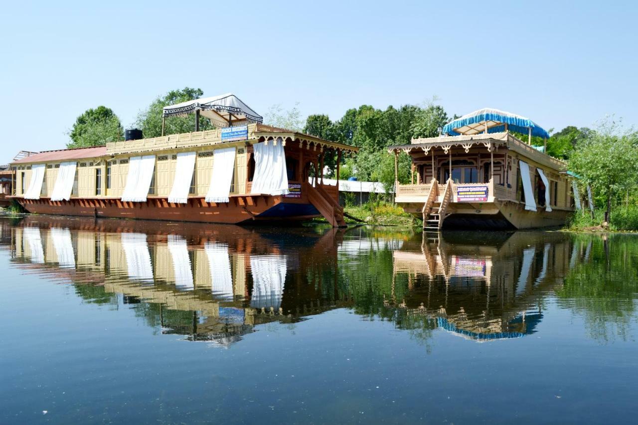 Peacock Houseboats Hotel Srinagar  Exterior photo
