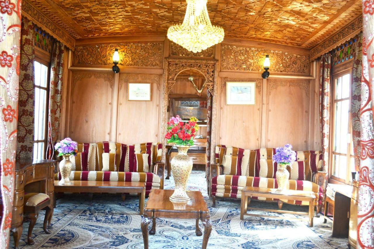 Peacock Houseboats Hotel Srinagar  Exterior photo
