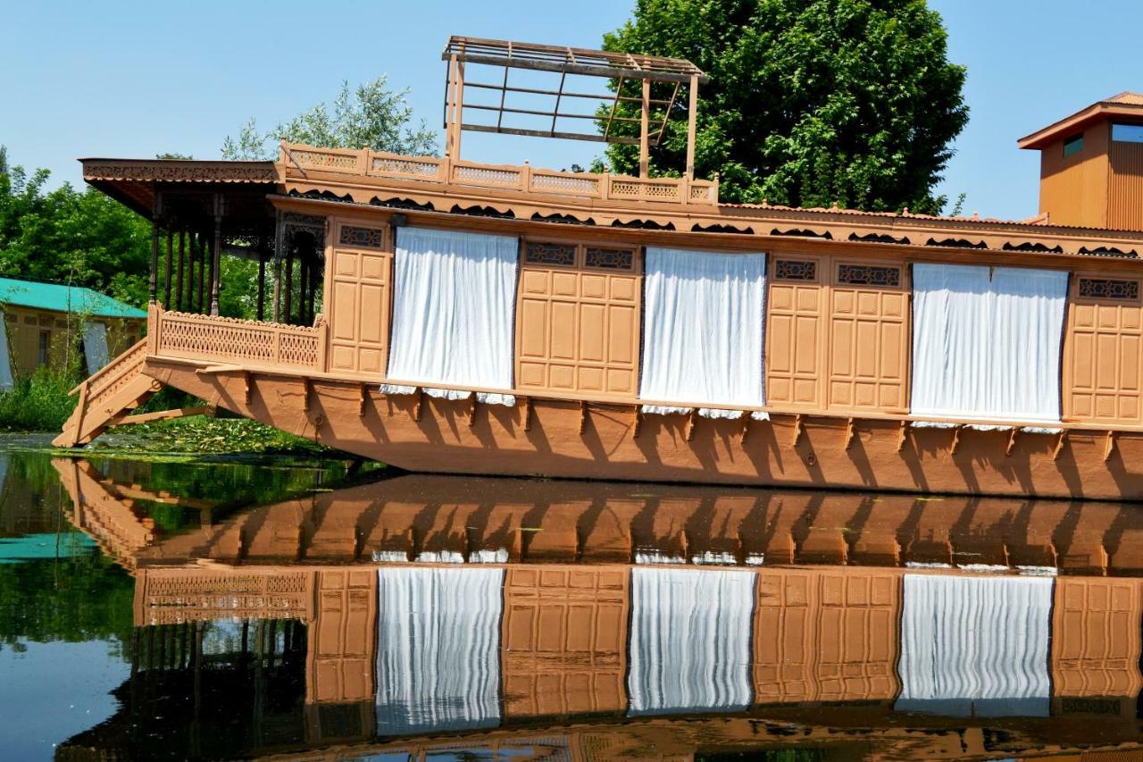 Peacock Houseboats Hotel Srinagar  Exterior photo