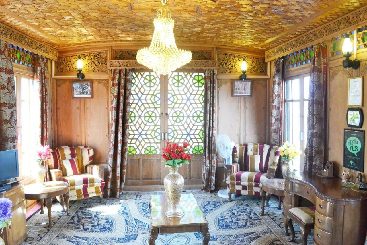 Peacock Houseboats Hotel Srinagar  Exterior photo