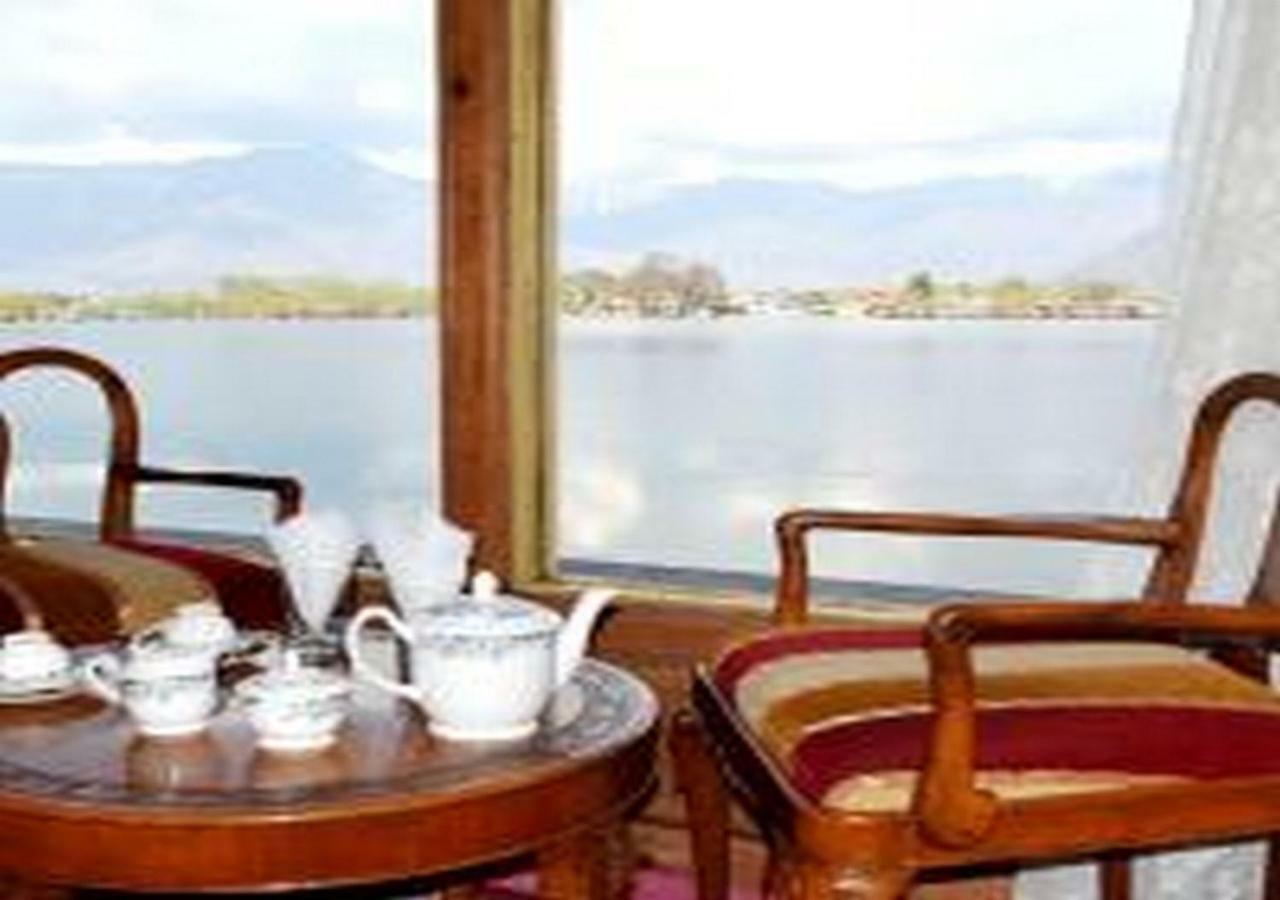 Peacock Houseboats Hotel Srinagar  Exterior photo